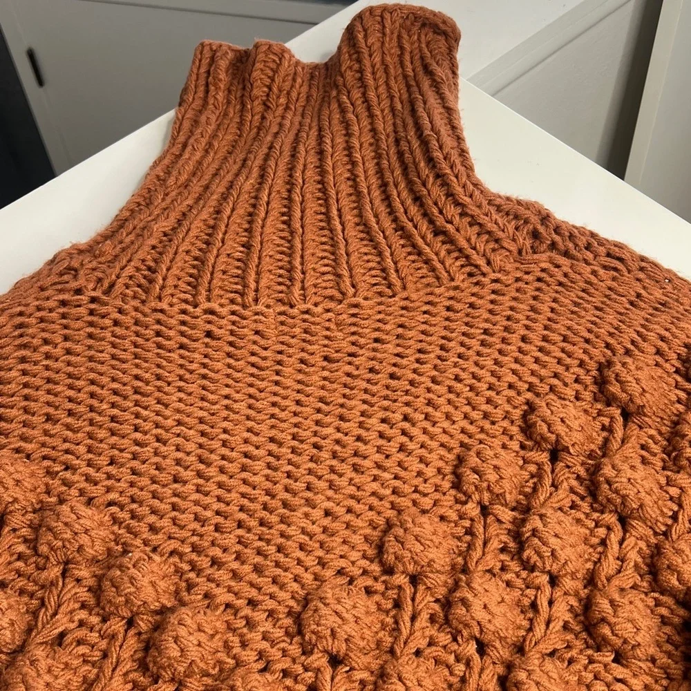 Chunky Knit Sz L / XL Soft Acrylic Sweater
